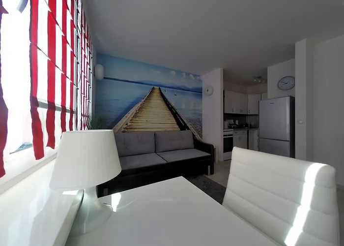 Avis Skwer Kosciuszki 39 * Gdynia